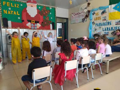 NÃºcleo Feminino Coprossel e CEMEI Sementinha do Saber levam alegria no Natal das CrianÃ§as da Escola